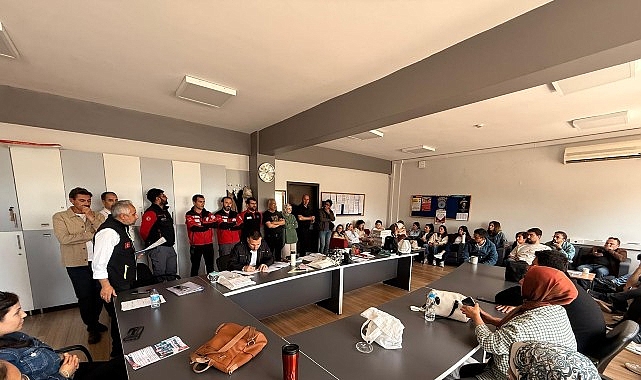 Büyükşehir Belediyesi, “Engelliler Haftası” etkinlikleri kapsamında Darıca Engelsiz Yaşam Merkezi’nde