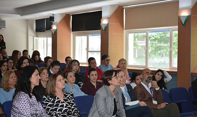  Ege Üniversitesi Eczacılık Fakültesinde, EBİLTEM tarafından “TÜBITAK Ufuk Avrupa Bilgi