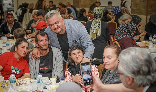 Keçiören Belediyesi Engelliler Haftası ve Anneler Günü’nü birlikte kutladı.