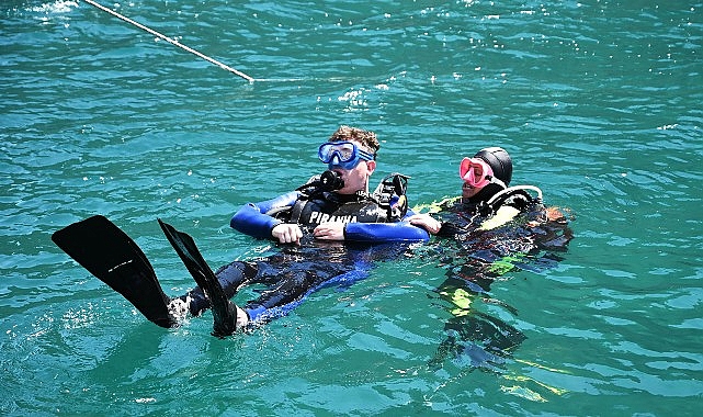 Dalış turizminin gözde ilçelerinden Kemer’de Kemer Kaymakamlığı öncülüğünde Hıdırellez Dalış