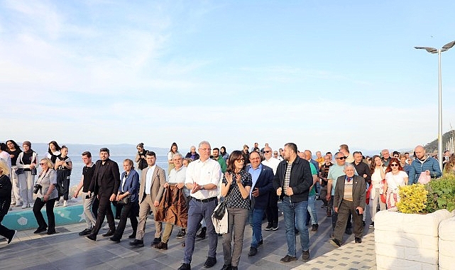 Tirilye’de düzenlenen Hıdırellez Şenlikleri, baharın gelişini müjdeleyen renkli ve neşeli