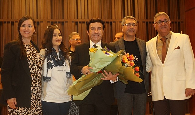 Emekli TRT ses sanatçısı ve Türk Sanat Müziği ustalarından Mehmet