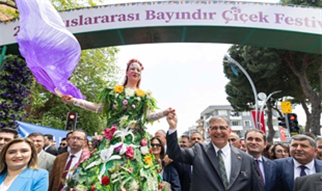 İzmir Büyükşehir Belediye Başkanı Dr.