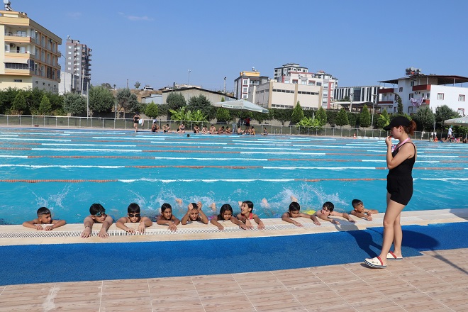 Toroslar Belediyesi, her yıl olduğu gibi bu yaz da çocuklara