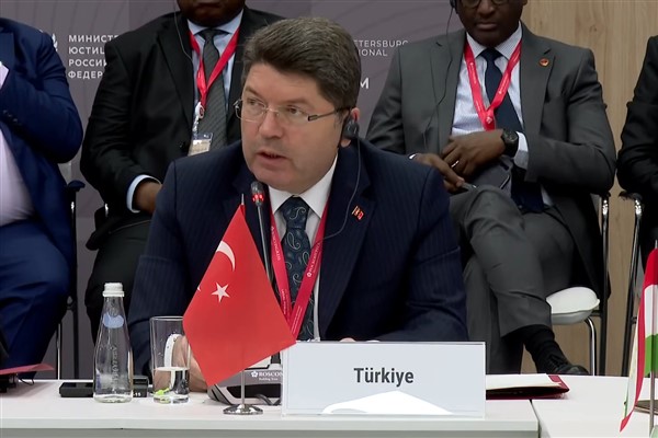 Adalet Bakanı Yılmaz Tunç, hiç kimsenin, Cumhurbaşkanına yönelik diktatörlük gibi