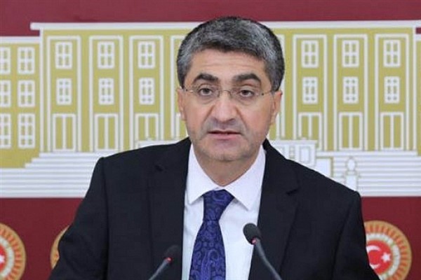 “Mersin’e yapılması planlanan projeleri yakından takip ediyoruz”