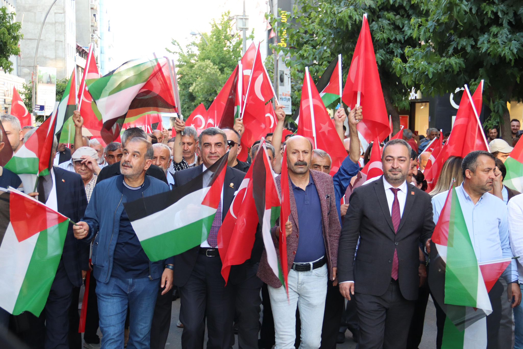 Cumhuriyet Halk Partisi Elazığ Milletvekili Gürsel Erol öncülüğünde “İsrail Zulmüne