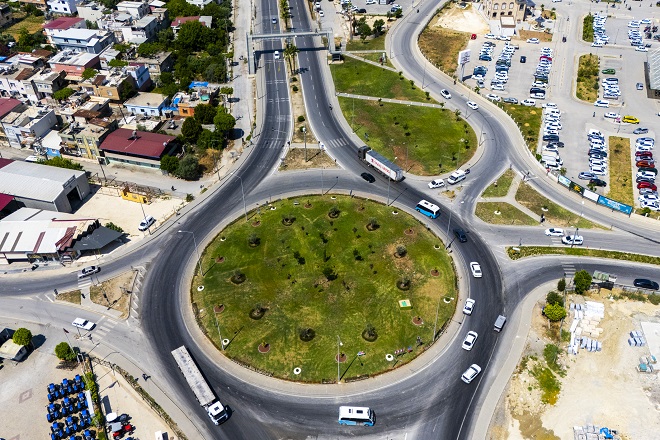 Mersin Büyükşehir Belediyesi Park ve Bahçeler Dairesi Başkanlığı’na bağlı ekipler,