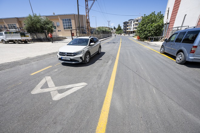 Mersin merkezin yanı sıra, ilçelerdeki yol çalışmalarını da belli bir