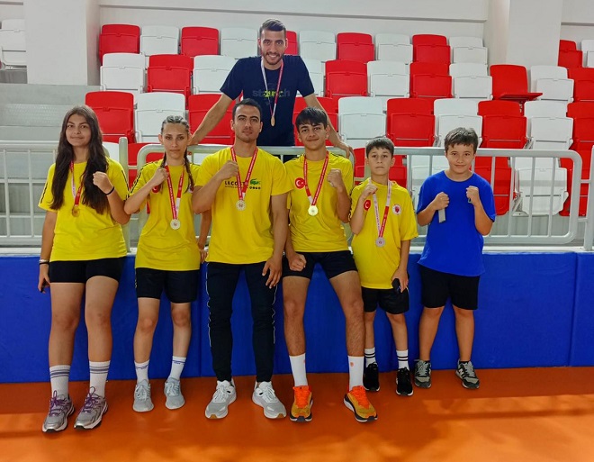 Mersin’de düzenlenen Kick Boks İl Şampiyonası’nda Güven Zencir Spor Kulübü,