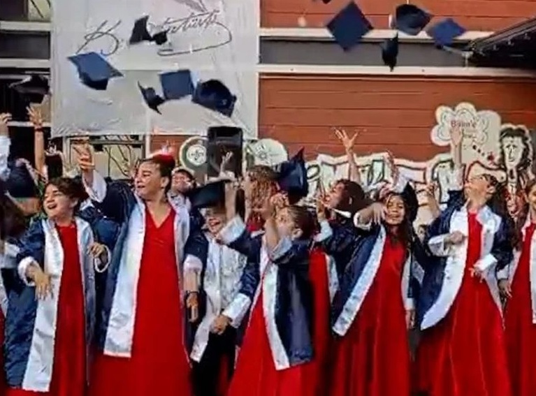 Mezitli ilçesinde eğitim veren Bilim Koleji’nde ilkokul 4. sınıf öğrencileri
