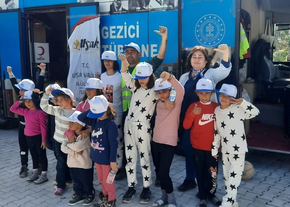 Cumhuriyet Halk Partisi 27. ve 29. Dönem Parti Meclisi Üyesi
