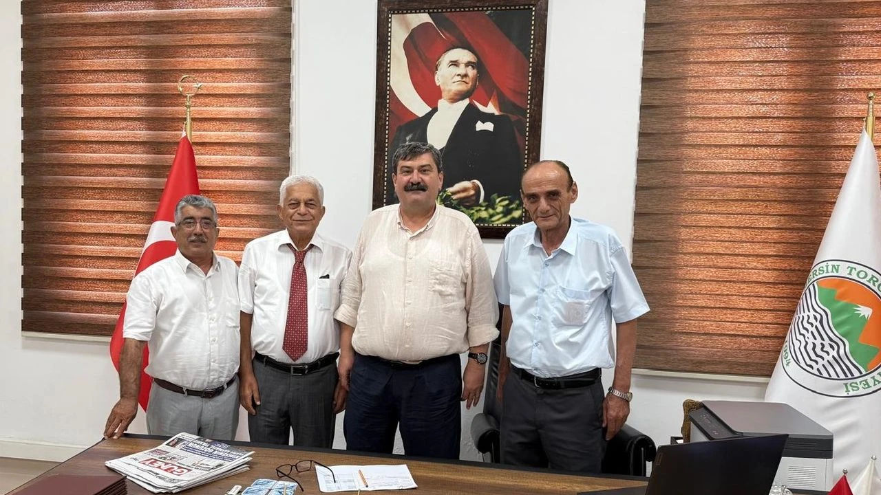 Mersin’de CHP’nin Gizli Kahramanı Ortaya Çıktı… Atatürk’e benzerliği ile sevilen