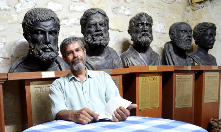 GAZETECİ UĞUR PİŞMANLIK’IN “ARATOS FELSEFE DEFTERİ/BİR FELSEFE İŞÇİSİNDEN NOTLAR” BAŞLIKLI
