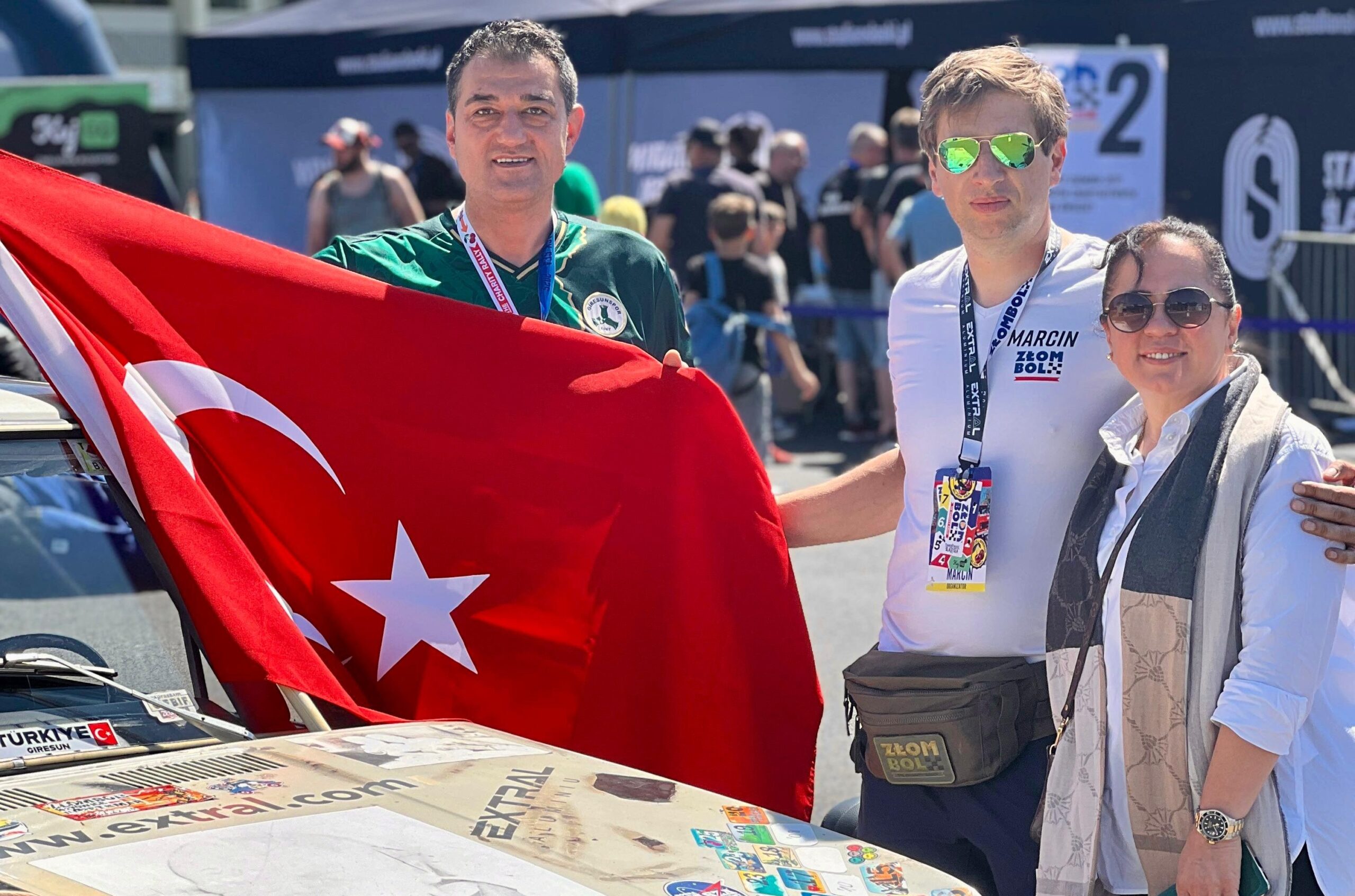 Avrupa’nın en sıra dışı yardım rallisi olarak bilinen Złombol Rallisi,