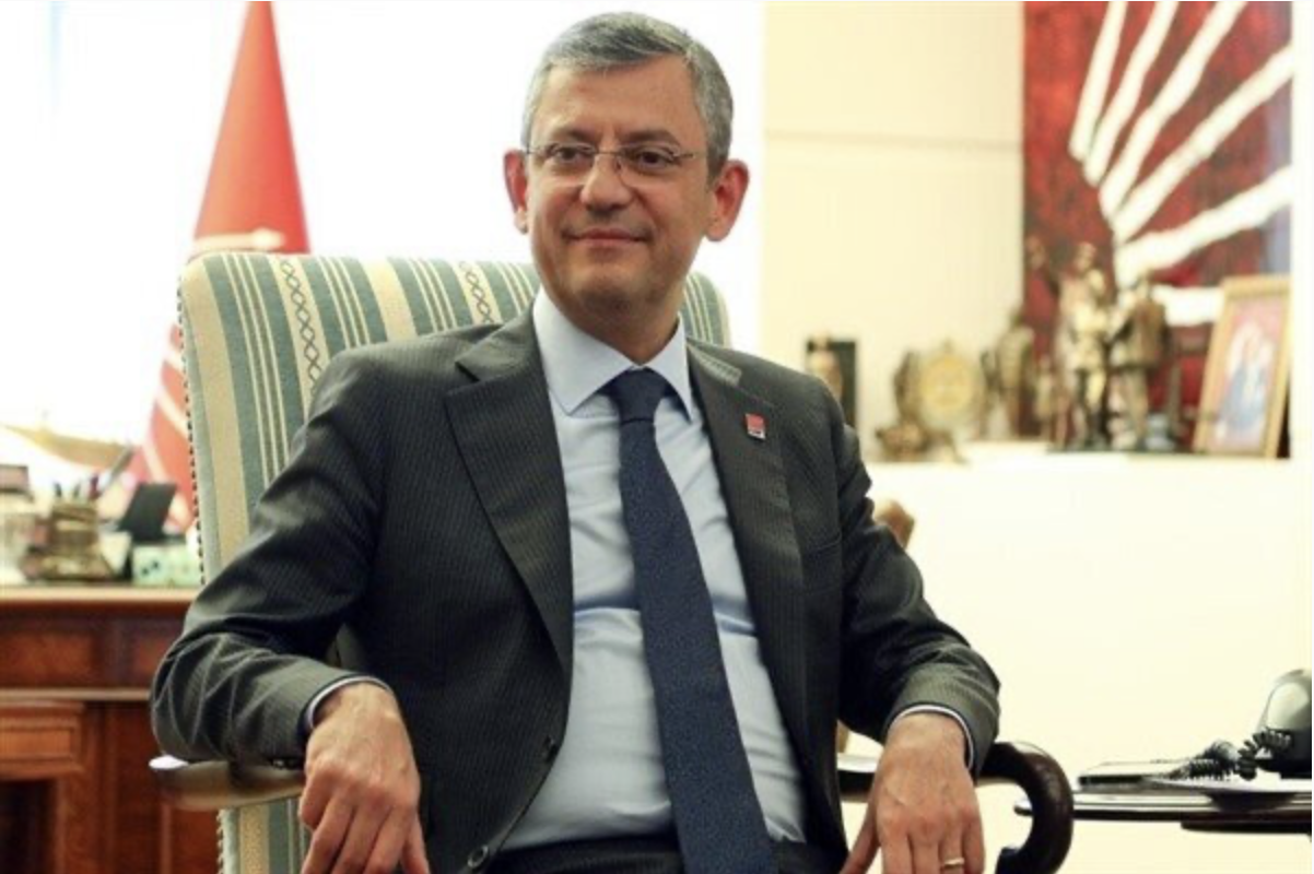 Cumhuriyet Halk Partisi (CHP) Genel Başkanı Özgür Özel, Bakırköy mitingine