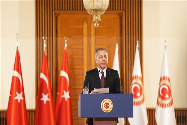 İçişleri Bakanı Ali Yerlikaya, 36 ilde düzenlenen operasyonlarda yasa dışı