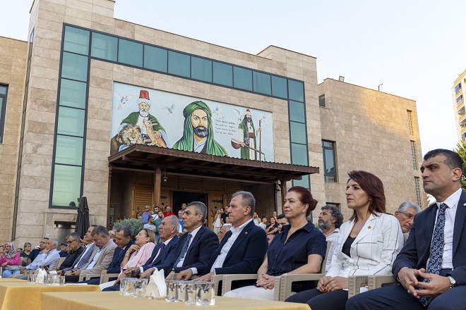 Mersin Büyükşehir Belediye Başkanı Vahap Seçer ve Meral Seçer, Mersin