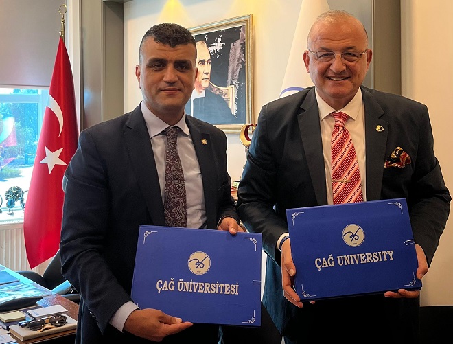 Mersin Barosu Başkanı Av. Gazi Özdemir ve yönetim kurulu üyeleri,