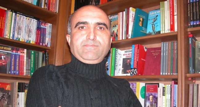 Yurt içinde ve dışında 500’den fazla tablosu koleksiyonlara giren ressam