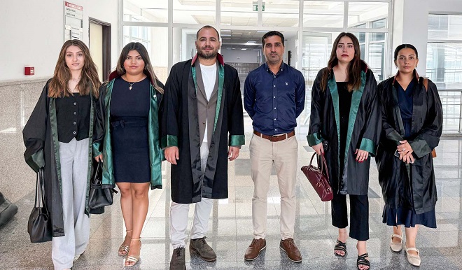 Mersin’in Tarsus ilçesinde bir grup çocuğun müzik öğretmenleri S. G.