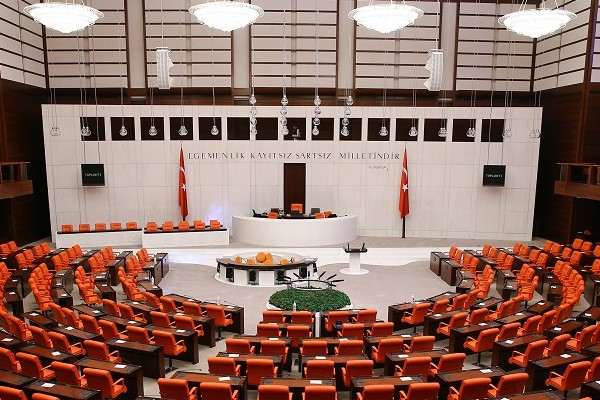 Türkiye Büyük Millet Meclisi (TBMM) Başkanı Numan Kurtulmuş, Meclisi olağanüstü