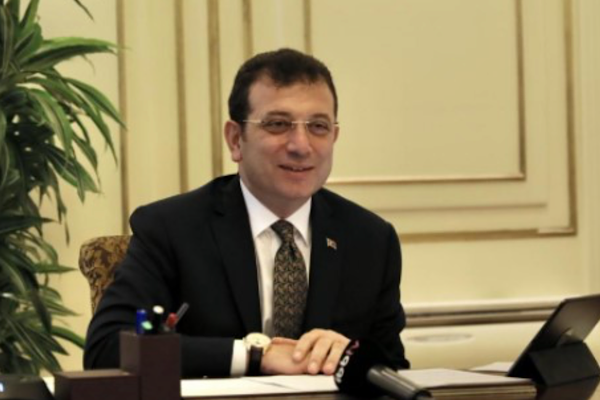 Ekrem İmamoğlu, sahtecilik ve adaletsizlik sorunlarına dikkat çekerek, iktidarın ekonomi