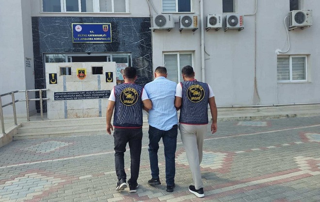 Mersin İl Jandarma Komutanlığı ekipleri dolandırıcılık suçundan hakkında İNTERPOL tarafından