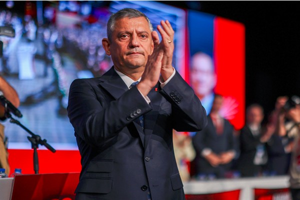 Cumhuriyet Halk Partisi (CHP), “Darbeye ve kayyıma hayır” sloganıyla 22.