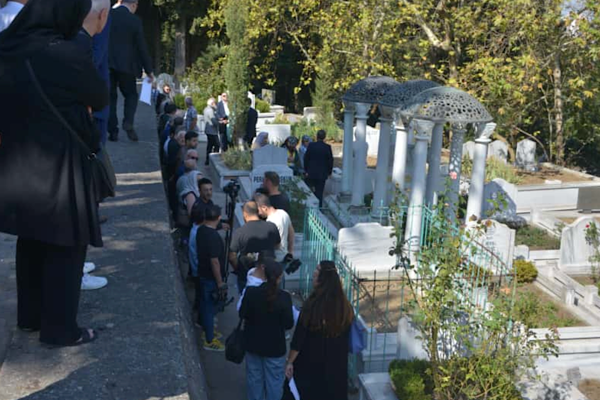 Türk Sanat Müziği Sanatçısı Zeki Müren, vefatının 29. yılında Emirsultan’daki