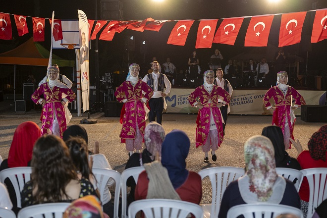Mersin Büyükşehir Belediyesi’nin kırsal bölgelerde yaşayan vatandaşların da kültür ve