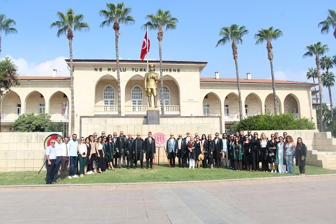 Mersin Barosu yönetimi, 2025-2026 adli yıl açılışı nedeniyle tören düzenledi.