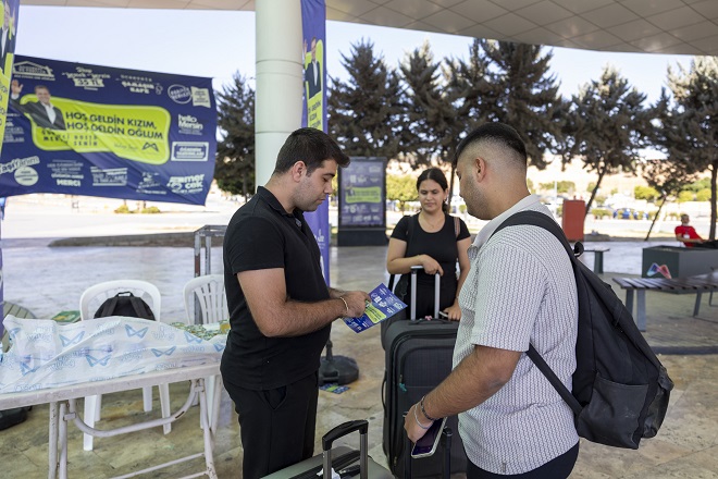 Mersin Büyükşehir Belediyesi, Mersin’de üniversite hayatına başlayacak öğrencileri kente ilk