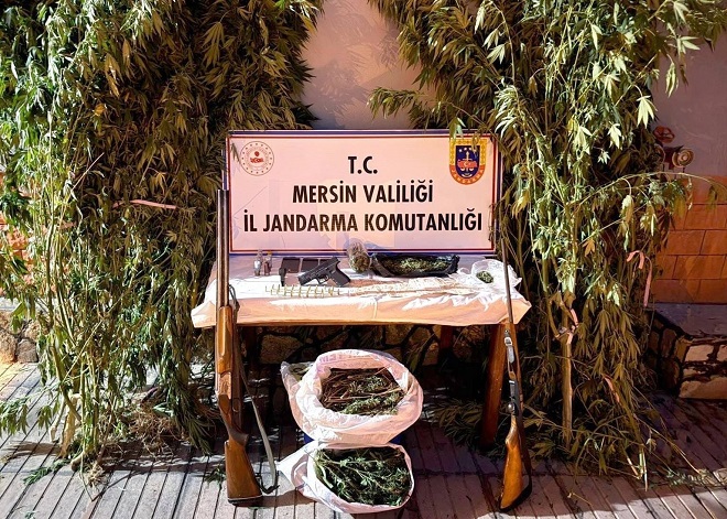 Mersin İl Jandarma Komutanlığı ekipleri düzenlediği operasyonda uyuşturucu madde ticareti