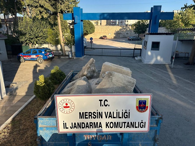 Mersin İl Jandarma Komutanlığı ekipleri tarihi eser kaçakçılığı yapan (2)