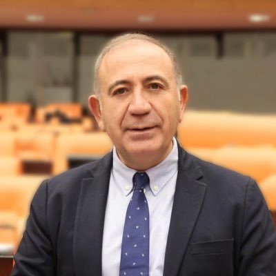 Gürsel Tekin, Cumhuriyet Halk Partisi’nin (CHP) İstanbul İl Başkanlığı binasının