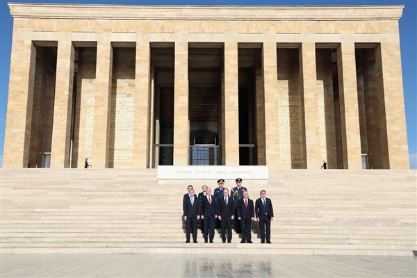 Milli Savunma Bakanı Yaşar Güler’in refakat ettiği Birleşik Krallık Başbakanı