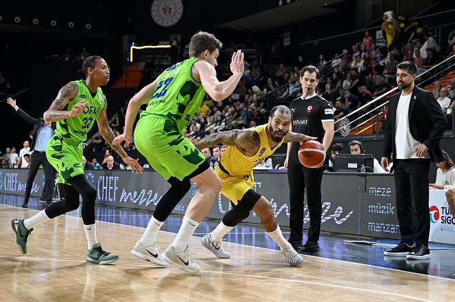 MSK EVİNDE İLK GALİBİYETİNİ ALDI: MSK 84 – TOFAŞ 80