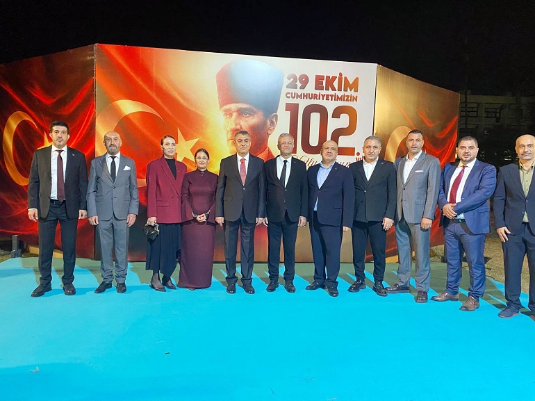 VALİ ATİLLA TOROS TEBRİKLERİ KABUL ETTİ; DEVA PARTİSİ TÖRENLERDE YER
