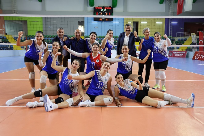 Toroslar Belediyesi, 29 Ekim Cumhuriyet Bayramı’nı sporun coşkusuyla taçlandırdı. Cumhuriyetimizin