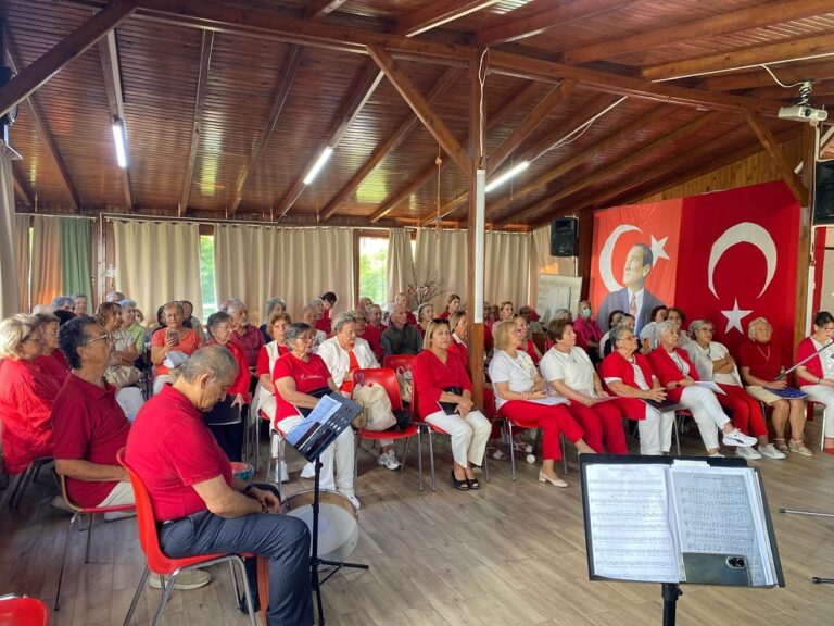 Cumhuriyet coşkusunu Türk sanat müziğiyle yaşattılar