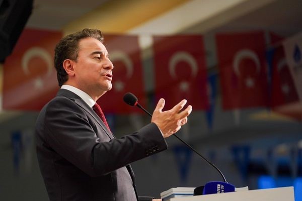 Demokrasi ve Atılım Partisi (DEVA Partisi) Genel Başkanı Ali Babacan,