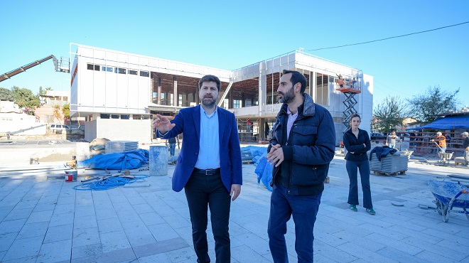 Tarsus Belediyesi tarafından yapımı sürdürülen Kent Meydanı Projesi, tamamlanma aşamasına