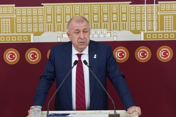 Zafer Partisi Genel Başkanı Ümit Özdağ, Elmalı İlçe Başkanlığının açılışını