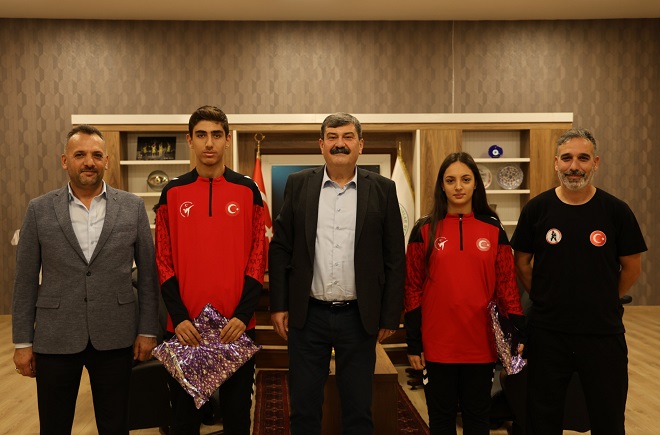 Toroslar Belediye Başkanı Abdurrahman Yıldız, Romanya’da düzenlenen Drakula Open 2025