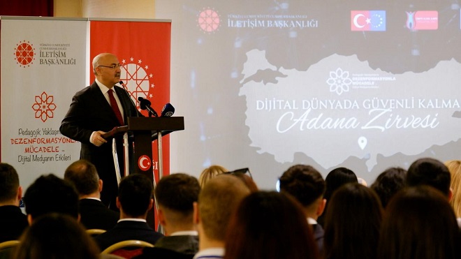 Adana’da, dijital dünyada güvenliğin ve dezenformasyonla mücadele yöntemlerinin konuşulduğu kapsamlı
