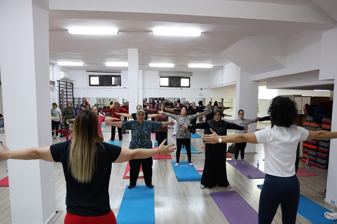 Toroslar Belediyesi, toplumun her kesimini sporla buluşturma hedefi doğrultusunda kadınlara
