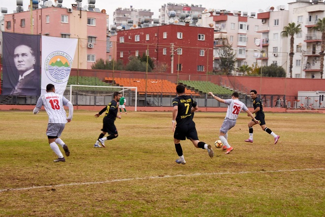 Mersin Büyükşehir Belediyesi ve MESKİ Genel Müdürlüğü çalışanlarından oluşan futbol