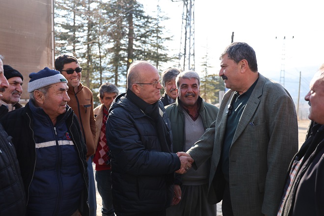 Toroslar Belediye Başkanı Abdurrahman Yıldız, kırsal mahalle ziyaretlerini aralıksız sürdürüyor.