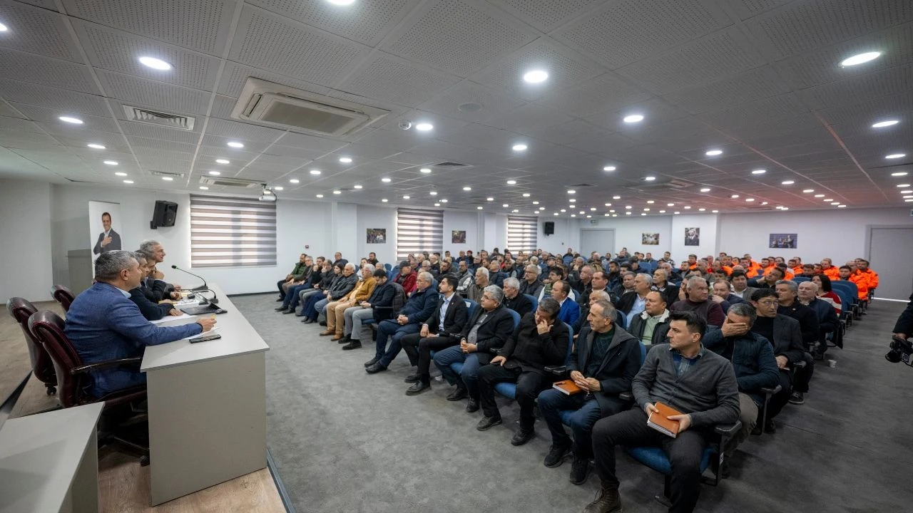 Mersin’in Erdemli ilçesi Limonlu Mahallesindeki toplantıda larva üreme noktaları anlatıldı.